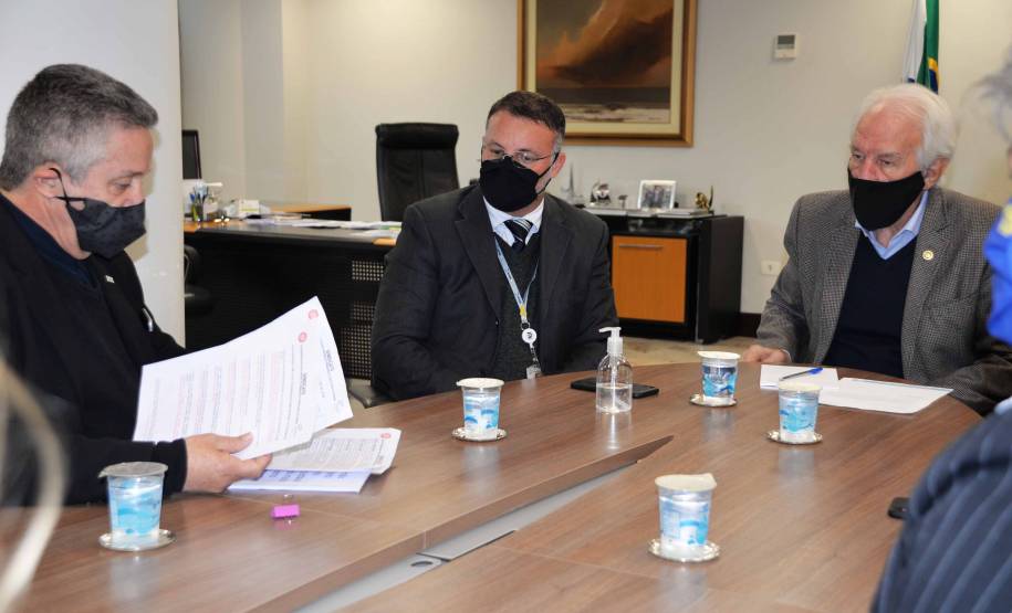 Detran-PR e vice-governador se reúnem com representantes do Sindicato dos Centros de Formação de Condutores do Paraná