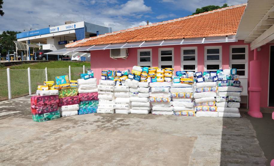 Detran-PR participa de campanha da PRF que arrecadou mais de três mil fraldas geriátricas