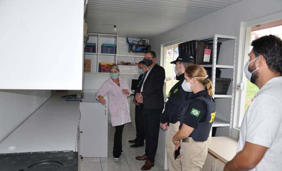 Detran-PR participa de campanha da PRF que arrecadou mais de três mil fraldas geriátricas