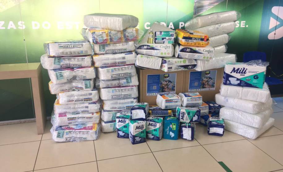Detran-PR participa de campanha da PRF que arrecadou mais de três mil fraldas geriátricas