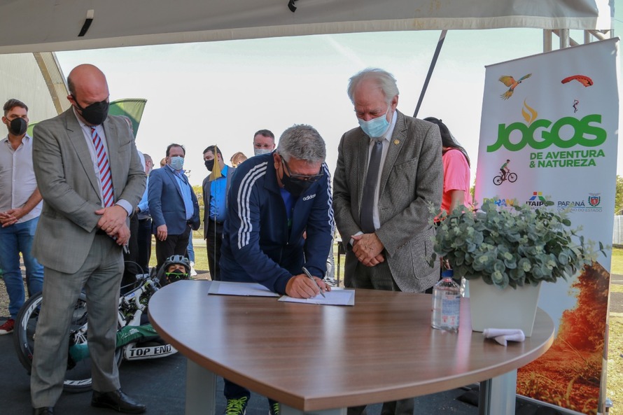 Estado lança o Programa Pedala Paraná, com 80 ciclorrotas