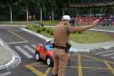 Em parceria com a Ecovia, Detran-PR leva alunos de Pinhais para aprender sobre o trânsito na minipista