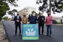 Prefeito de Curitiba visita obra de revitalização asfáltica em torno a sede do Detran-PR 