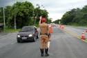 O feriadão de Carnaval terminou com mais acidentes e mortes nas rodovias paranaenses, em comparação com o ano passado. De acordo com o balanço divulgado nesta quarta-feira (01) pela Polícia Militar do Paraná, foram registrados 133 acidentes com 132 feridos e 10 mortos, além de três atropelamentos neste feriado. No mesmo período do ano anterior, foram 127 acidentes, 129 feridos, sete mortos e três atropelamentos. 