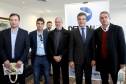 O governador Beto Richa anunciou nesta terça-feira (18), no Palácio Iguaçu, a restituição, pelo Detran-PR, de R$ 2 milhões para 25 cidades paranaenses que não estão integradas ao Sistema Nacional de Trânsito (SNT) e que não possuem adesão ao convênio de delegação para fiscalização de trânsito.Os valores são referentes a multas de trânsito de competência municipal, lavradas por agentes da autoridade de trânsito estadual. Curitiba,18/07/2017 Foto:Jaelson Lucas / ANPr