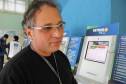 Segundo o servidor Evaldon Leandro Ribeiro da Costa, que faz parte do corpo funcional do Detran há 11 anos, quando os usuários deixam de ir a uma sede física do órgão, há uma economia de tempo no atendimento e nos demais setores, como revisão de processos, por exemplo. Foto: Juliano Pedrozo/Detran