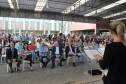 Nesta segunda-feira (21), a diretoria-geral do Departamento de Trânsito do Paraná reuniu os funcionários para celebrar as conquistas dos servidores nos últimos anos. O encontro aconteceu na área de vistoria de veículos, na sede do Detran em Curitiba, onde, há cinco anos, foi firmado o compromisso dos projetos e administração da autarquia com os funcionários.  