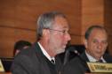 O diretor-geral do Departamento de Trânsito do Paraná, Marcos Traad apresentou os avanços da autarquia aos vereadores de Cutitiba, na manhã desta quarta-feira (18). Na Tribuna Livre, Traad prestou conta das atividades desenvolvidas nos últimos cinco anos e conversou com os parlamentares sobre mobilidade, legislação e formação de condutores. 