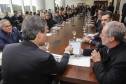 Governador Beto Richa lança o aplicativo Detran Fácil, acompanhado pelo diretor do Detran, Marcos Traad, pelo secretário chefe da Casa Civil, Valdir Rossoni e pelo presidente da Celepar, Jacson Carvalho Leite. Curitiba, 21/07/2016. Foto: Pedro Ribas/ANPr
