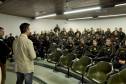 O Departamento de Trânsito do Paraná (Detran) promoveu nesta sexta-feira (7) um encontro com os futuros agentes de trânsito na sede da autarquia em Curitiba. Na ocasião, os alunos do Programa de Capacitação de Agentes de Trânsito, além de conhecerem o funcionamento do pátio de veículos apreendidos, participaram de um diálogo com representantes da autarquia.
