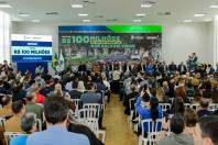 O governador Carlos Massa Ratinho Jr. anuncia investimentos de mais de R$ 100 milhões para o Detran.