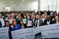 O governador Carlos Massa Ratinho Jr. anuncia investimentos de mais de R$ 100 milhões para o Detran.