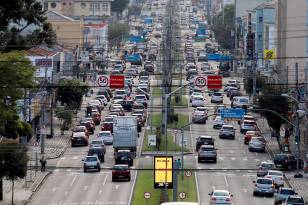 Frota de veículos cresce 12% no Paraná em cinco anos e passa de 8 milhões