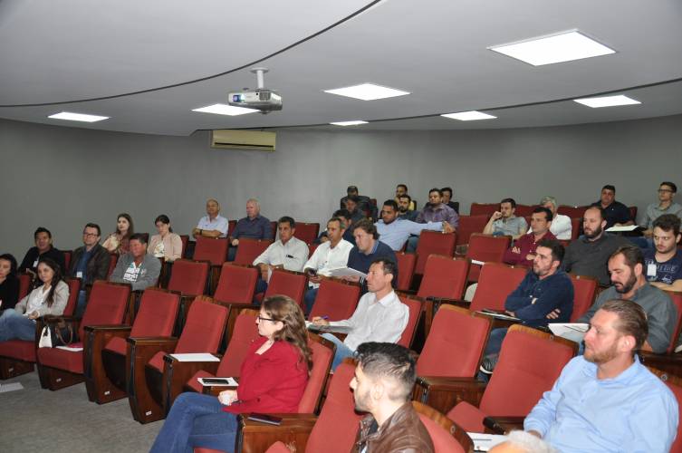 Detran-PR realiza reunião com gestores do convênio de sinalização viária