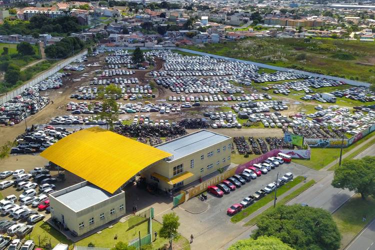 Detran-PR regulamenta isenção das taxas de estada nos pátios
