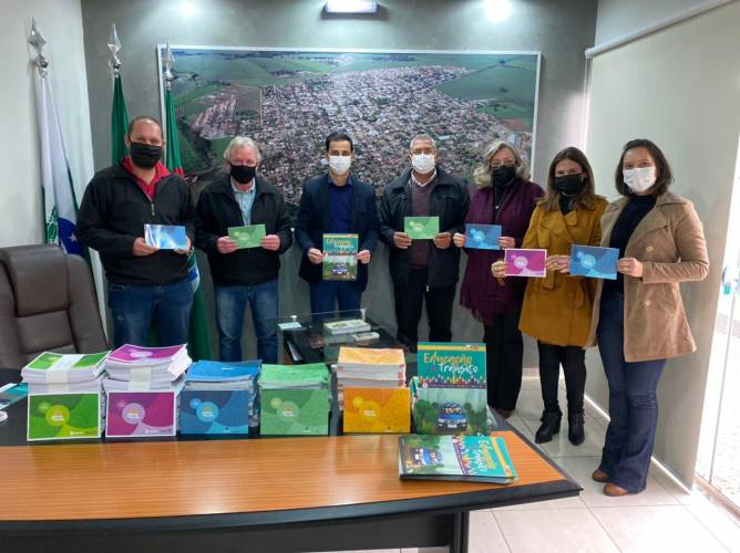 Detran entrega material educativo para os municípios de Jussara e São Tomé