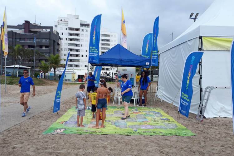 Atividades do Detran no Verão Paraná do Litoral incluem educação, serviços e jogos