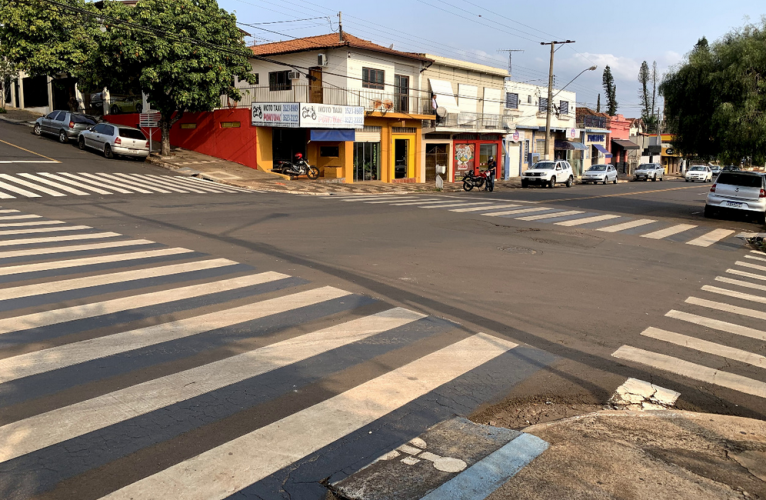Detran assina novo pacote de obras de sinalização viária com 21 municípios do estado