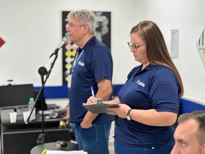 Leilões de 341 veículos em Curitiba, Londrina e Maringá rendem R$ 1,9 milhão