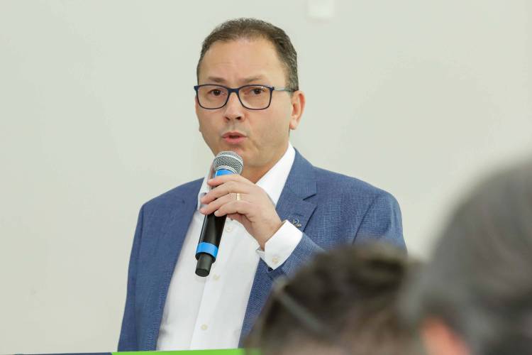 O governador Carlos Massa Ratinho Jr. anuncia investimentos de mais de R$ 100 milhões para o Detran.