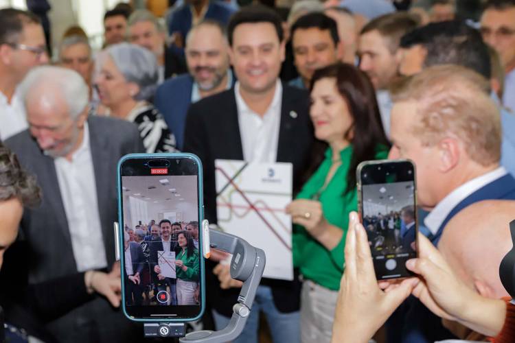 O governador Carlos Massa Ratinho Jr. anuncia investimentos de mais de R$ 100 milhões para o Detran.