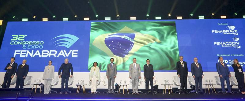 Detran-PR participa do maior evento de distribuição de veículos da América Latina