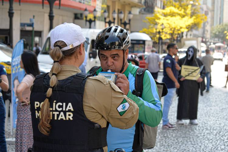 Detran-PR promove ações educativas para reduzir acidentes com motociclistas
