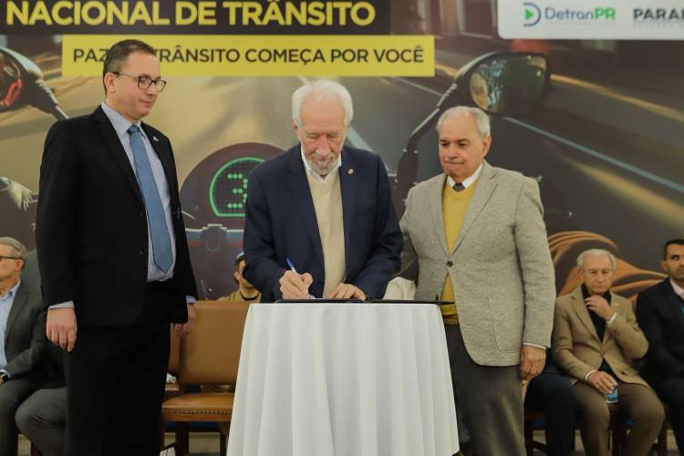 Curitiba, 18 de setembro de 2024 - No Palácio Iguaçu, o vice-governador Darci Piana participa de evento alusiva a Semana Nacional do Trânsito com anúncios do Detran-PR.