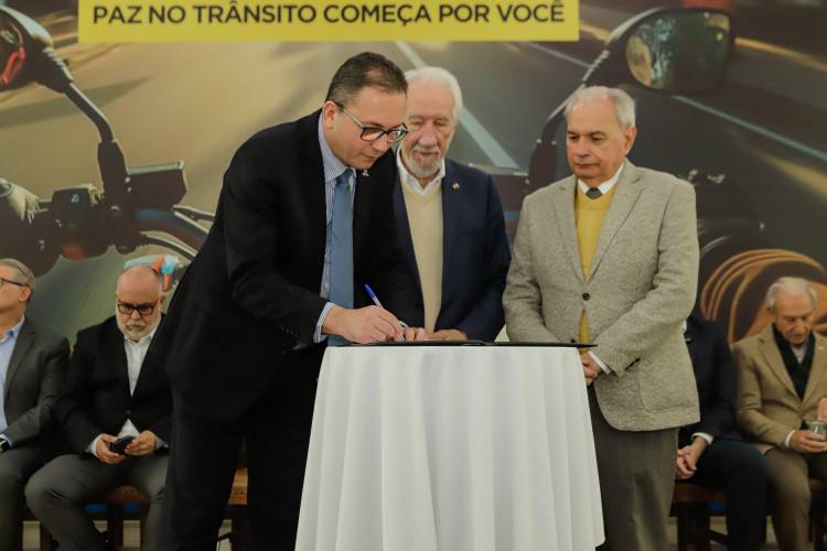 Curitiba, 18 de setembro de 2024 - No Palácio Iguaçu, o vice-governador Darci Piana participa de evento alusiva a Semana Nacional do Trânsito com anúncios do Detran-PR.