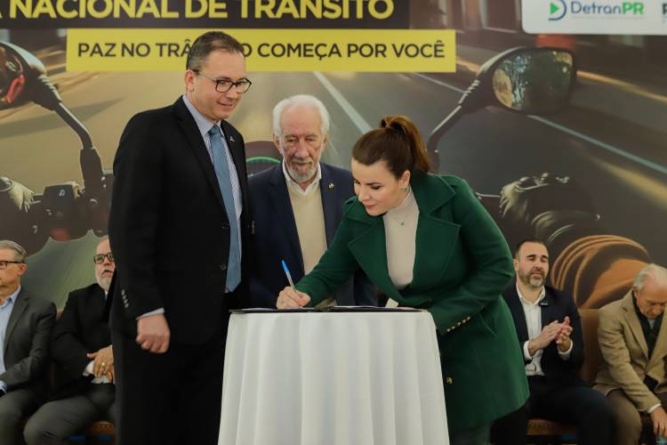 Curitiba, 18 de setembro de 2024 - No Palácio Iguaçu, o vice-governador Darci Piana participa de evento alusiva a Semana Nacional do Trânsito com anúncios do Detran-PR.