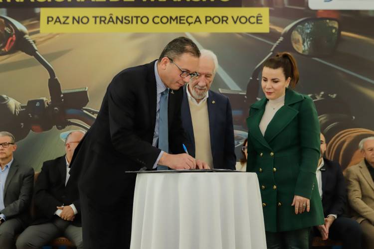 Curitiba, 18 de setembro de 2024 - No Palácio Iguaçu, o vice-governador Darci Piana participa de evento alusiva a Semana Nacional do Trânsito com anúncios do Detran-PR.