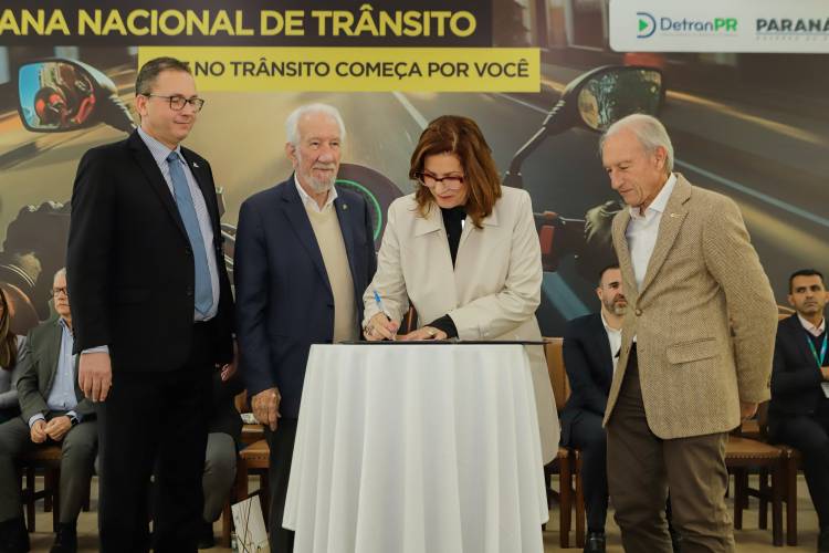 Curitiba, 18 de setembro de 2024 - No Palácio Iguaçu, o vice-governador Darci Piana participa de evento alusiva a Semana Nacional do Trânsito com anúncios do Detran-PR.