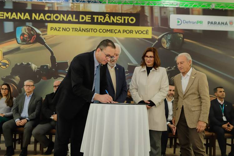 Curitiba, 18 de setembro de 2024 - No Palácio Iguaçu, o vice-governador Darci Piana participa de evento alusiva a Semana Nacional do Trânsito com anúncios do Detran-PR.