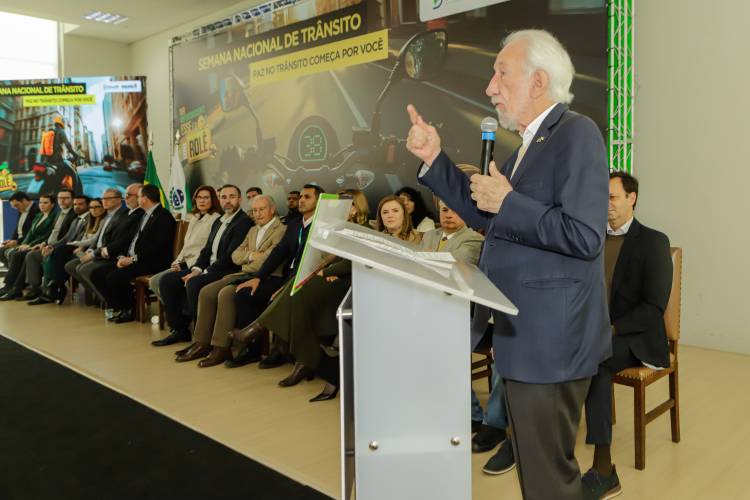 Curitiba, 18 de setembro de 2024 - No Palácio Iguaçu, o vice-governador Darci Piana participa de evento alusiva a Semana Nacional do Trânsito com anúncios do Detran-PR.