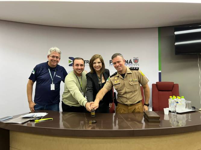 Detran-PR leiloa 10.450 veículos inservíveis para reciclagem e arrecada R$ 4 milhões