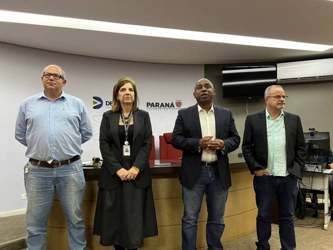 Detran-PR leiloa 10.450 veículos inservíveis para reciclagem e arrecada R$ 4 milhões