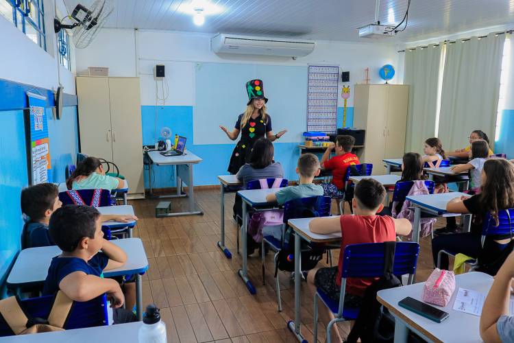 Detran-PR realiza palestras educativas para conscientizar estudantes sobre segurança no trânsito no município de Tibagi