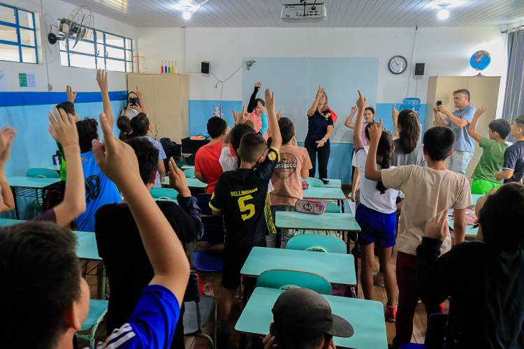 Detran-PR realiza palestras educativas para conscientizar estudantes sobre segurança no trânsito no município de Tibagi