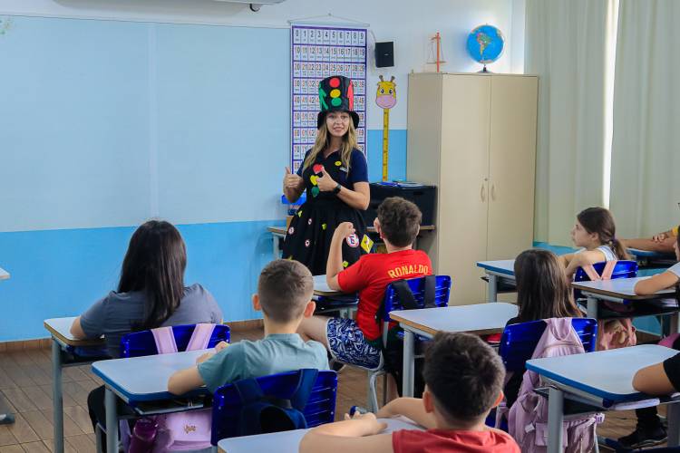 Detran-PR realiza palestras educativas para conscientizar estudantes sobre segurança no trânsito no município de Tibagi