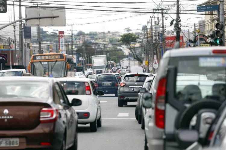 Detran-PR alerta para golpe com mensagens falsas referentes à suspensão da CNH