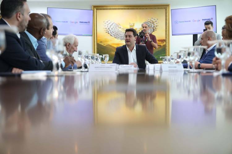 Com IA para facilitar renovação da CNH, Paraná anuncia parceria com Google para novos serviços