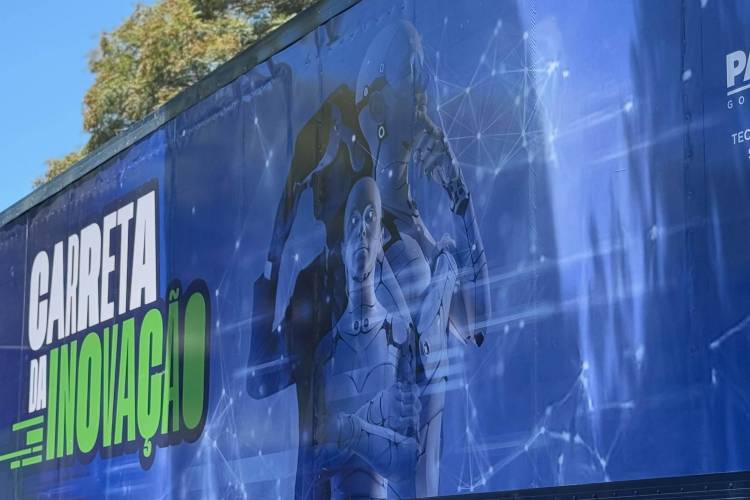 Carreta da Inovação chega a Foz do Iguaçu com oficinas de IA e serviços digitais do Detran