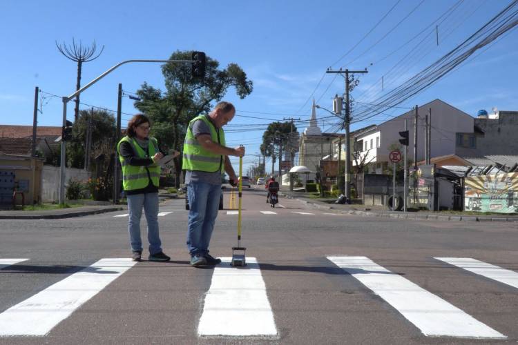 Tecpar e Detran já avaliaram condições da sinalização viária em 64 municípios do Paraná