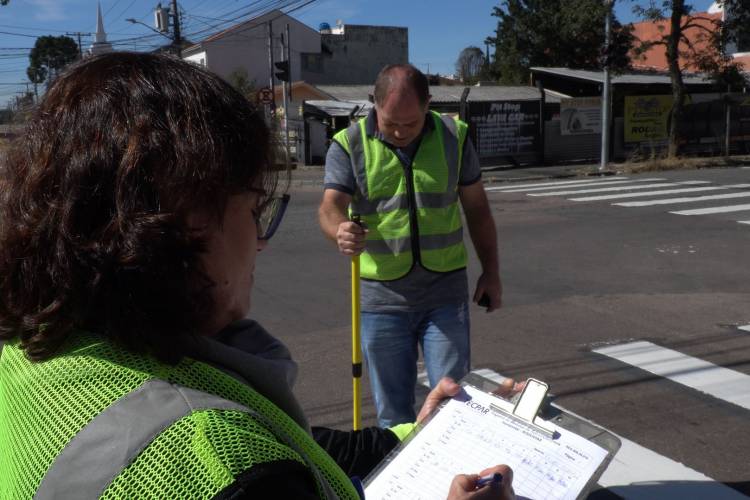 Tecpar e Detran já avaliaram condições da sinalização viária em 64 municípios do Paraná