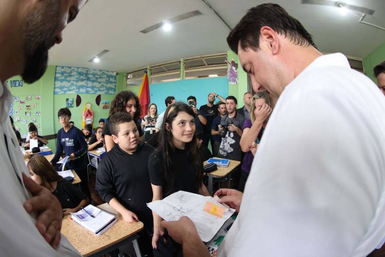 Educação e outros setores: Estado lança soluções de IA em parceria com o Google