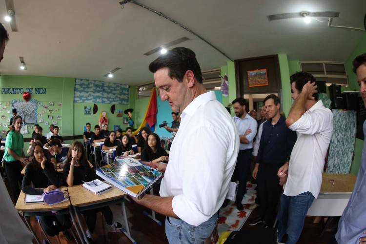 Educação e outros setores: Estado lança soluções de IA em parceria com o Google