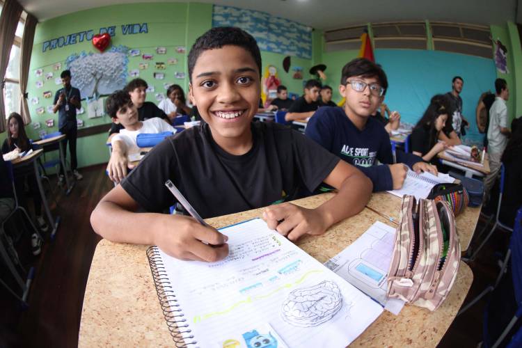 Educação e outros setores: Estado lança soluções de IA em parceria com o Google