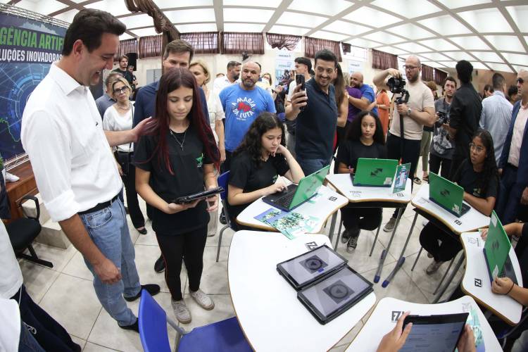 Educação e outros setores: Estado lança soluções de IA em parceria com o Google