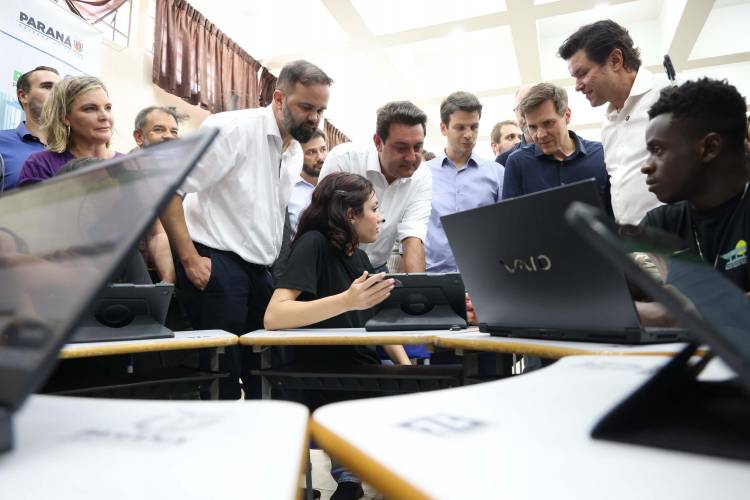 Educação e outros setores: Estado lança soluções de IA em parceria com o Google