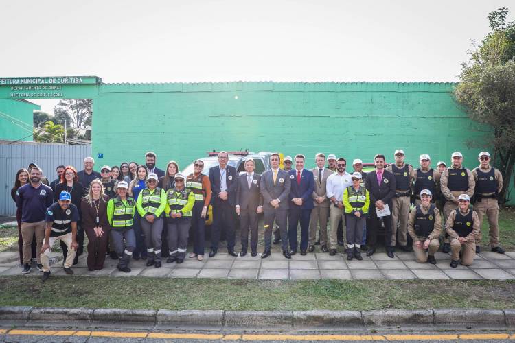 Detran-PR participa da blitz educativa do Maio Amarelo realizada pela OAB Paraná